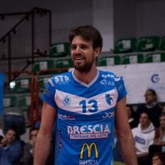 L’abbraccio di Atlantide Pallavolo Brescia  per Jack Bellei