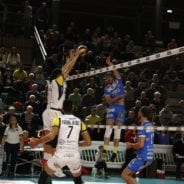 Brescia annulla Spoleto e dedica l’ottava vittoria a Gianni Comati