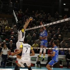 Brescia annulla Spoleto e dedica l’ottava vittoria a Gianni Comati