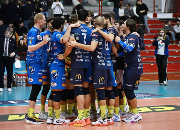 Atlantide saluti i suoi atleti